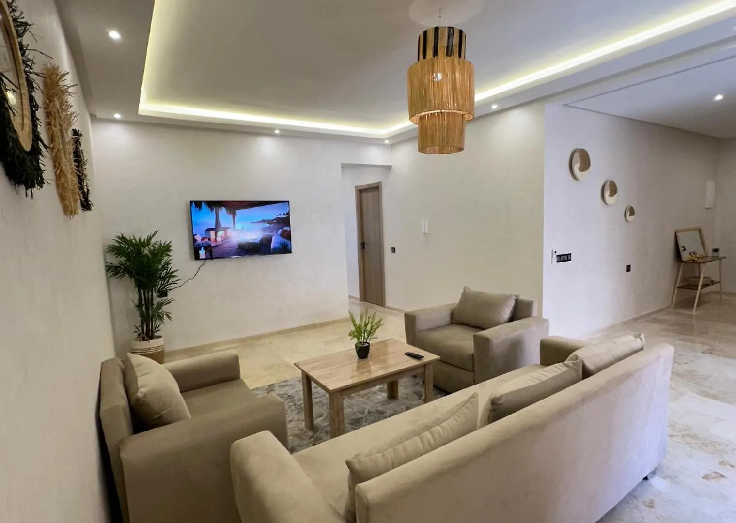 Brand New Modern 2 Bedroom Apartment With Swimming Pool, Netflix & Iptv 马拉喀什